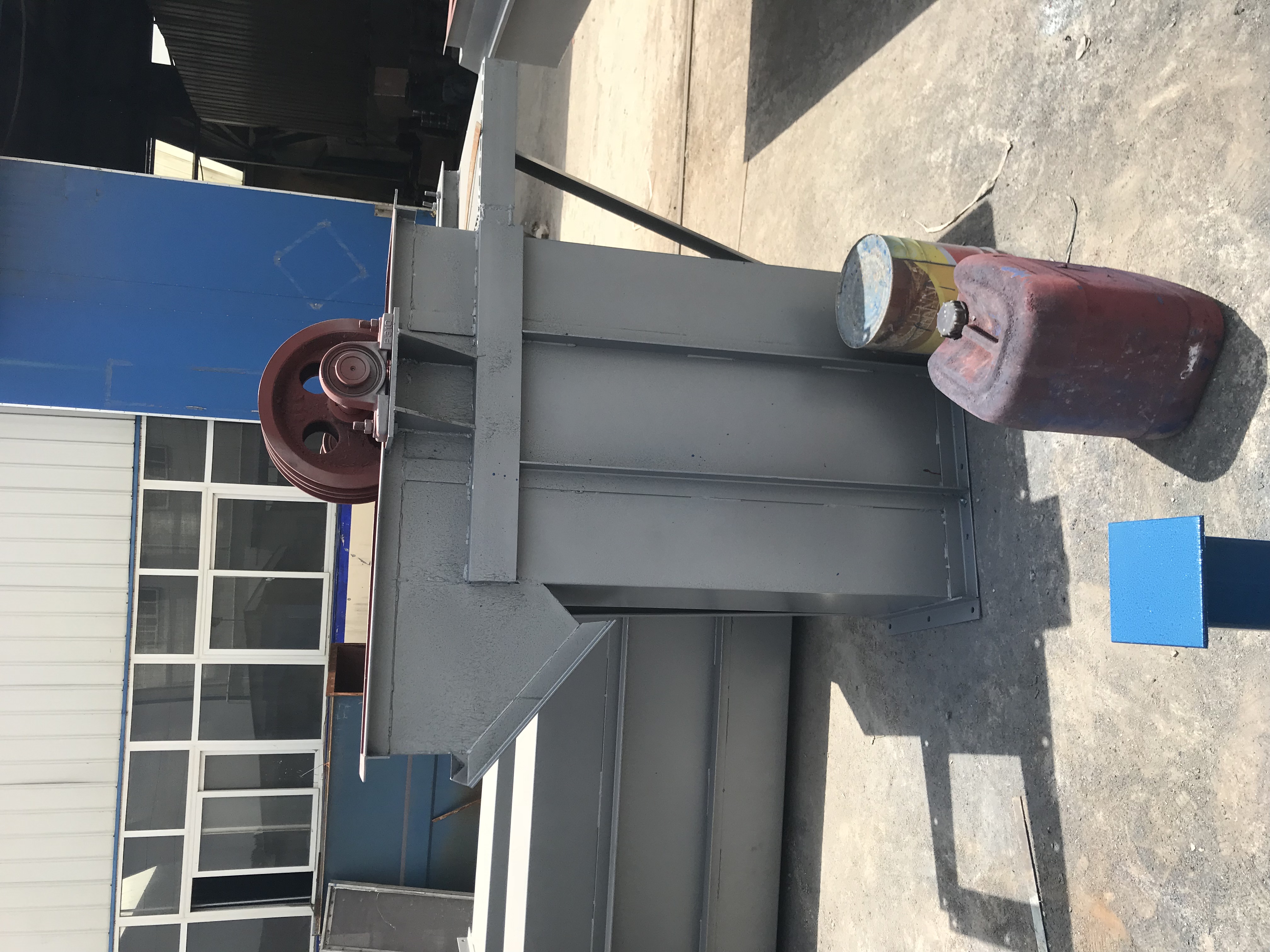 斗式提升機(jī)剎車、逆止、密封、潤滑問題都需要在設(shè)計