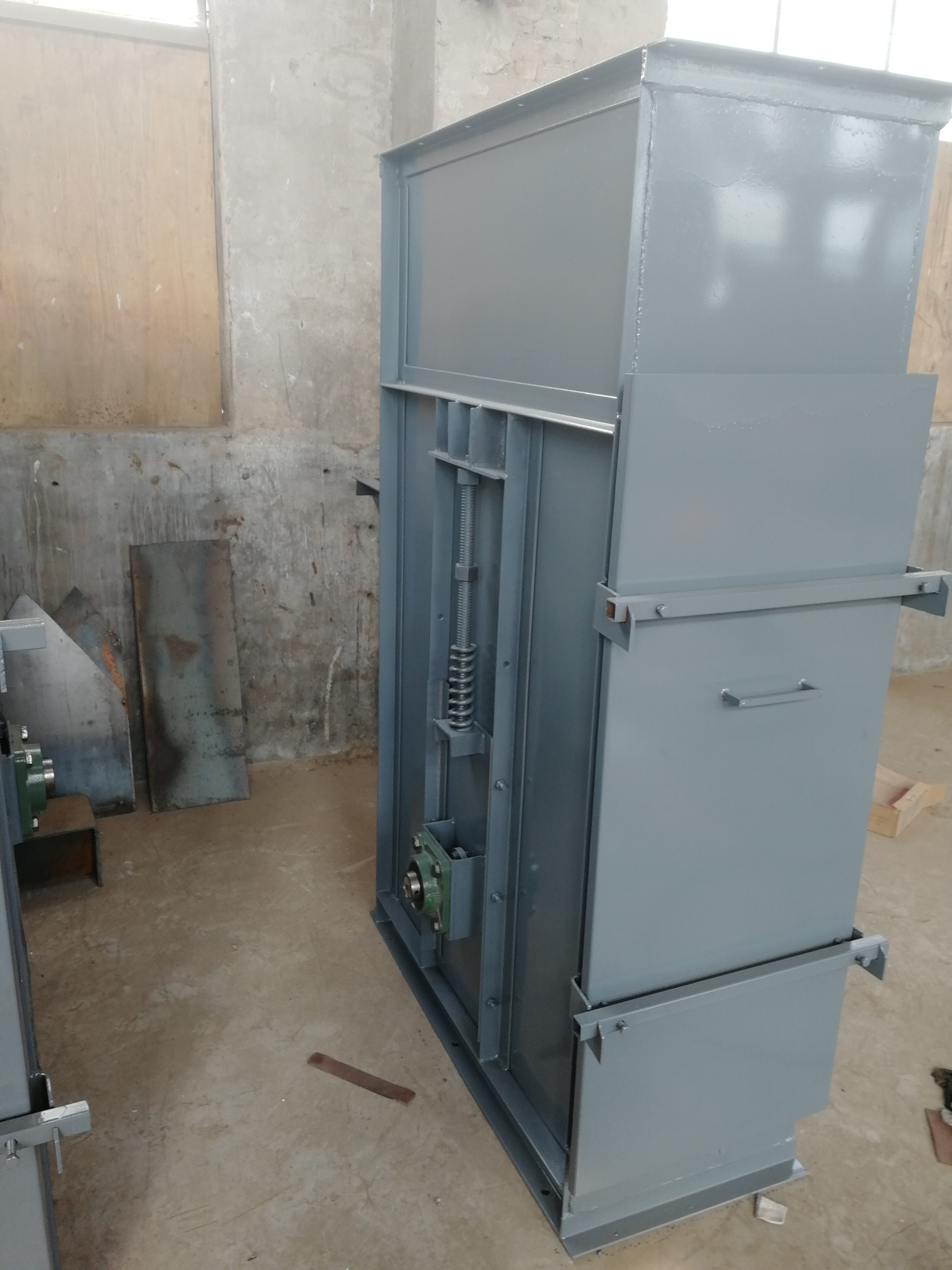 斗式提升機提升物料的實質(zhì)性研究(斗式提升機提升高度)